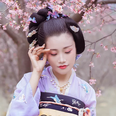 櫻花樹下粉色佳人女生頭像，唯美古風(fēng)真人頭像
