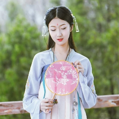 清新帶傘女生頭像，唯美古風(fēng)真人頭像