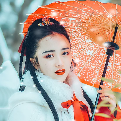 唯美古風(fēng)真人頭像：雪花帶傘紅衣女生頭像