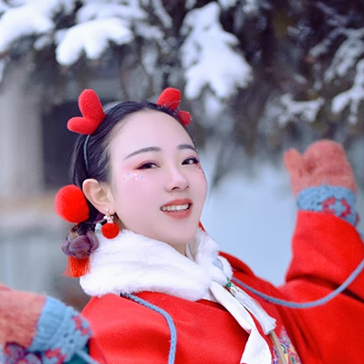 雪景俏皮可愛女生頭像，唯美古風真人頭像