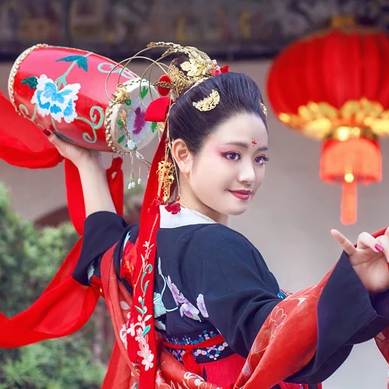 嬌艷紅色帶傘女生頭像，唯美古風(fēng)真人頭像