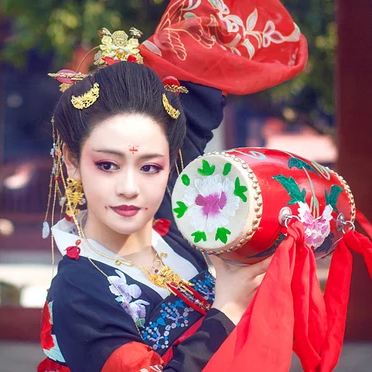 嬌艷紅色帶傘女生頭像，唯美古風(fēng)真人頭像