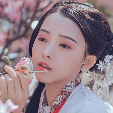 粉色木棉花少女頭像，唯美古風真人頭像