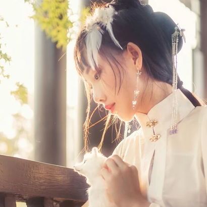 漢服帶寵物女生頭像，唯美古風(fēng)真人頭像