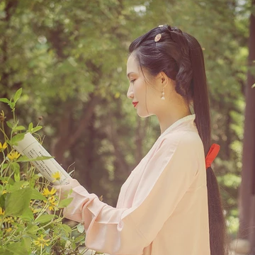 文藝清新帶團(tuán)扇女生頭像，唯美古風(fēng)真人頭像