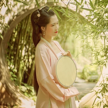 文藝清新帶團(tuán)扇女生頭像，唯美古風(fēng)真人頭像
