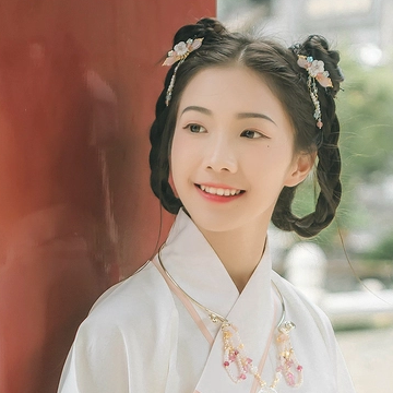 粉嫩提燈少女頭像，唯美古真人頭像