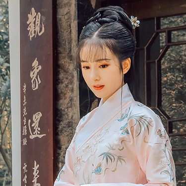 漢服帶團(tuán)扇女生頭像，唯美古風(fēng)真人頭像