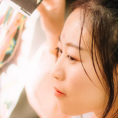柳葉下放風箏女生頭像，唯美古風真人頭像