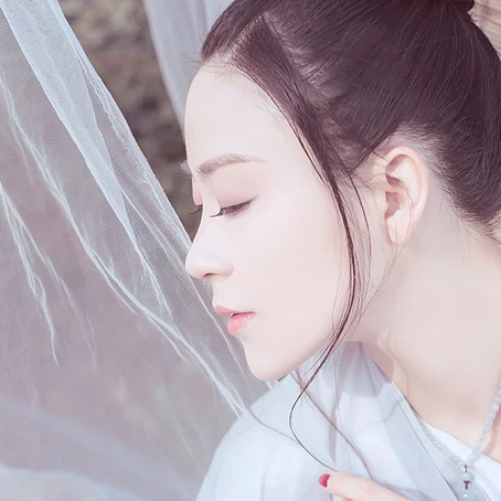 白衣冷艷女子頭像，唯美古風(fēng)真人頭像