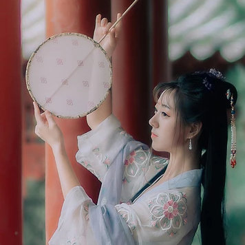 唯美漢服女生頭像，古風(fēng)真人女子頭像