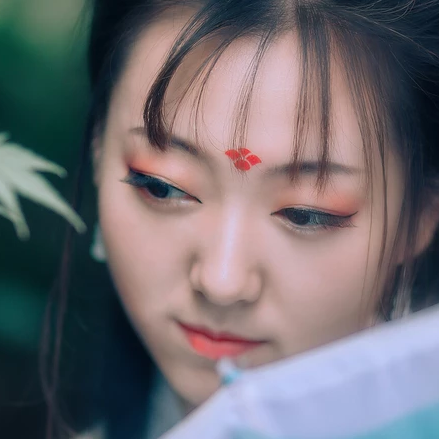 唯美漢服女生頭像，古風(fēng)真人女子頭像