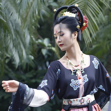 妖艷冷漠的女生頭像，唯美古風(fēng)真人女子頭像