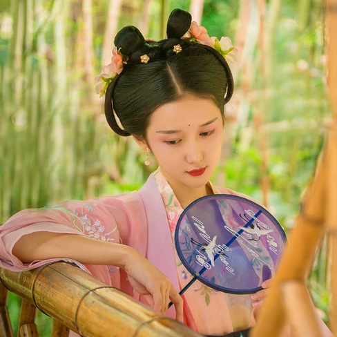 美人來(lái)此時(shí)尚典雅，唯美古風(fēng)真人頭像