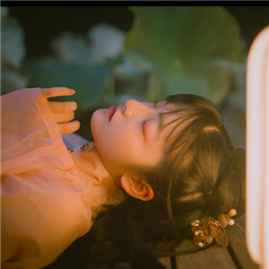 夜色杏粉小依獨醉酒古風(fēng)頭像，女生古風(fēng)頭像