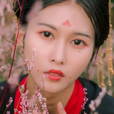嬌艷紅衣閨蜜頭像，唯美古風(fēng)真人頭像