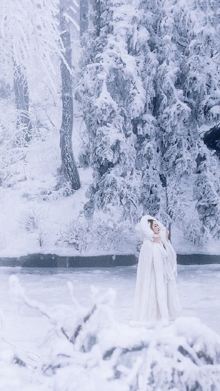 唯美雪景古裝美女圖片，清新淡雅的古裝攝影欣賞