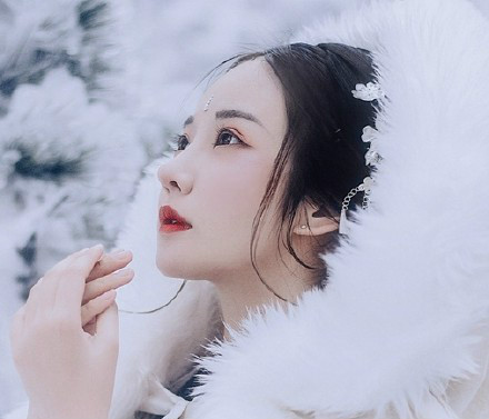 唯美雪景古裝美女圖片，清新淡雅的古裝攝影欣賞